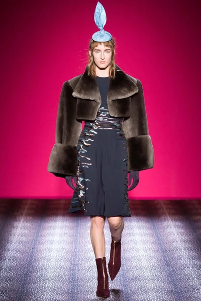 Look 2